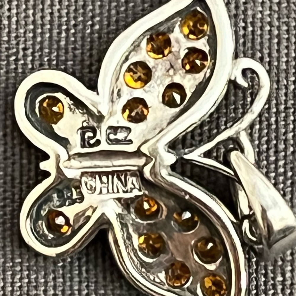 Vintage sterling silver butterfly pendant set with orange CZ stones. - Picture 4 of 4